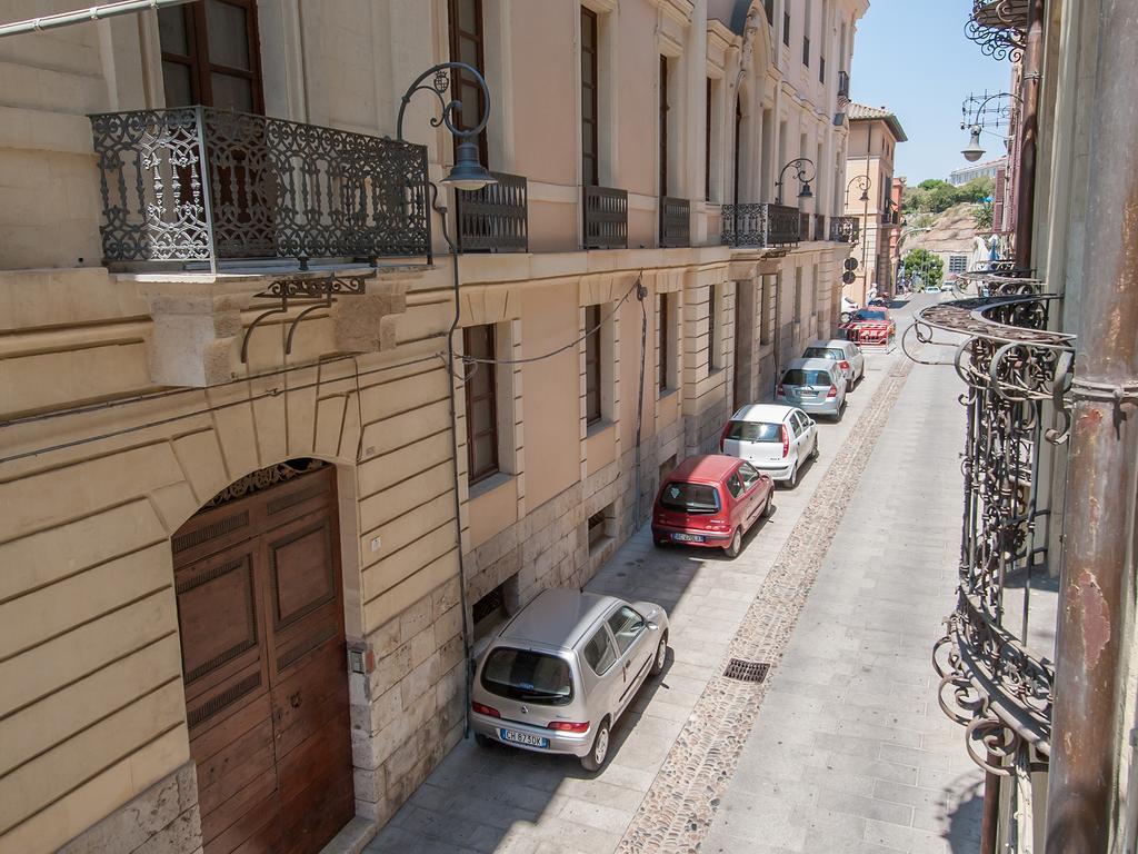 ホテル Residenze Al Castello カリアリ エクステリア 写真