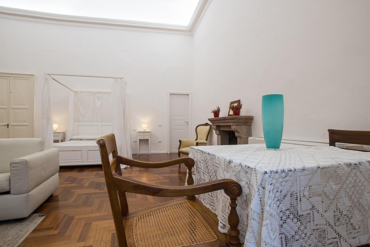 ホテル Residenze Al Castello カリアリ エクステリア 写真