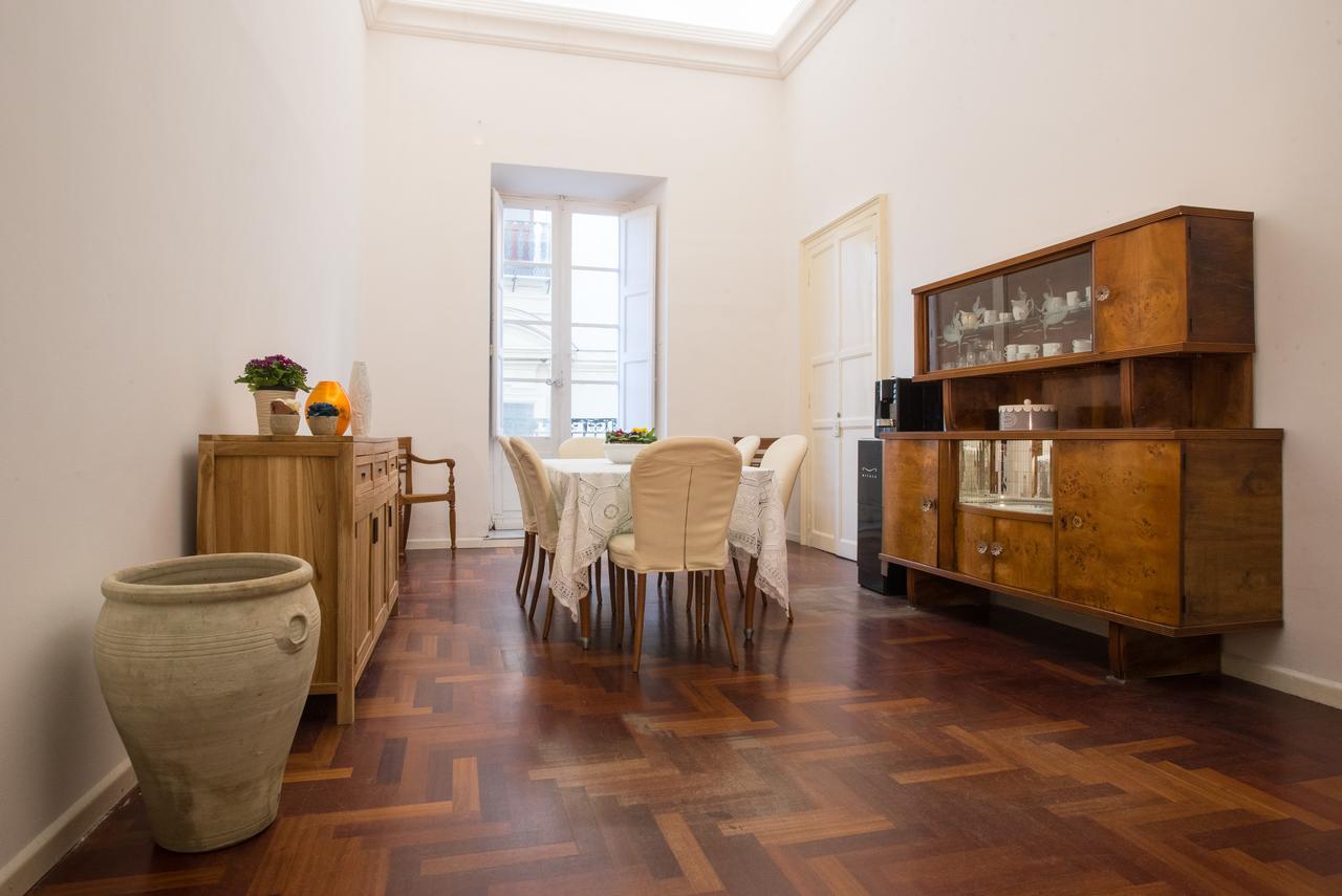 ホテル Residenze Al Castello カリアリ エクステリア 写真